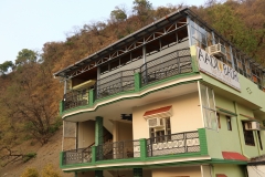 best-yoga-retreat-rishikesh-india-2